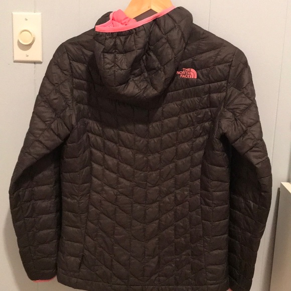 North Face Jacket - Picture 2 of 7